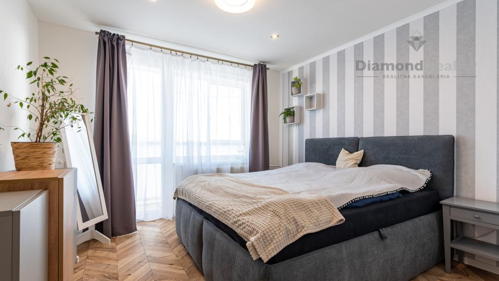 REZERVOVANÉ | NA PREDAJ 3 IZBOVÝ BYT PO REKONŠTRUKCII S DVOMA LOGGIAMI | ŽDIARSKA ULICA