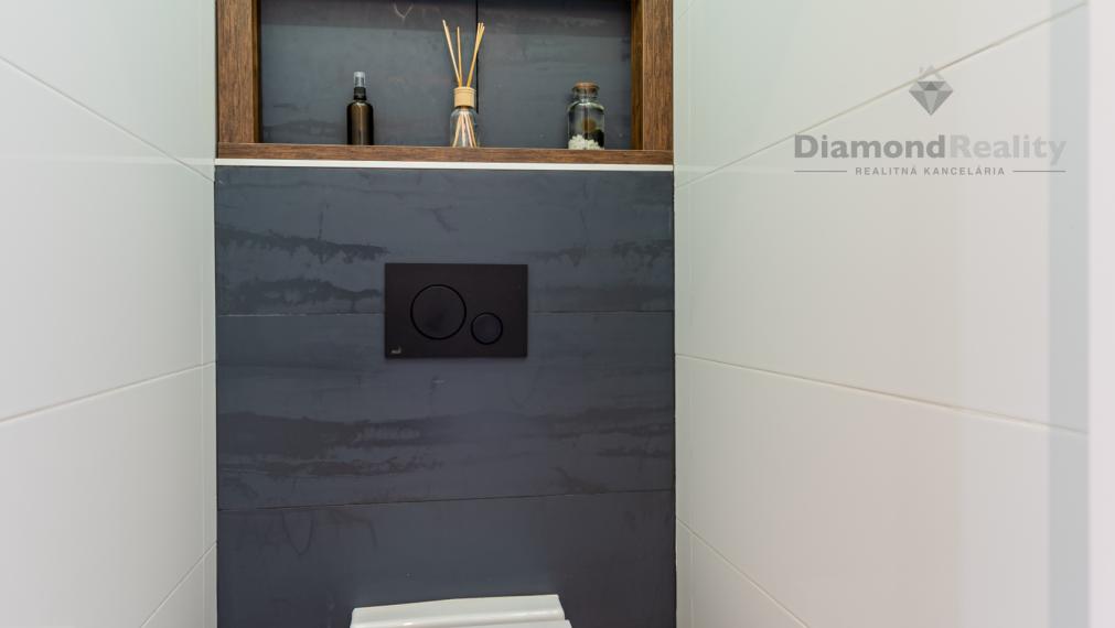 REZERVOVANÉ | NA PREDAJ 3 IZBOVÝ BYT PO REKONŠTRUKCII S DVOMA LOGGIAMI | ŽDIARSKA ULICA