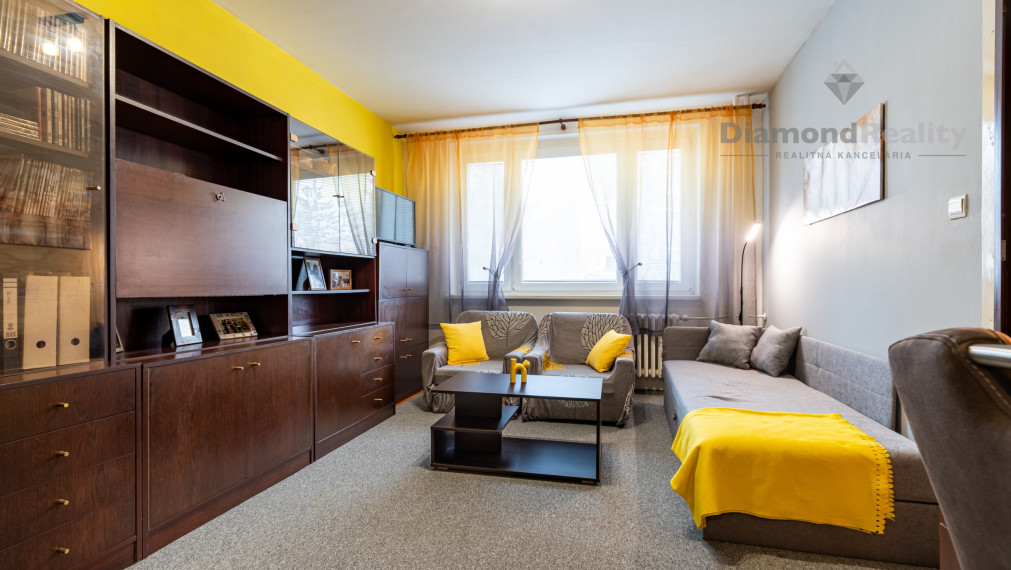 NA PREDAJ 2 IZBOVÝ BYT VHODNÝ NA INVESTÍCIU | 57m2 + LOGGIA | OVRUČSKÁ ULICA