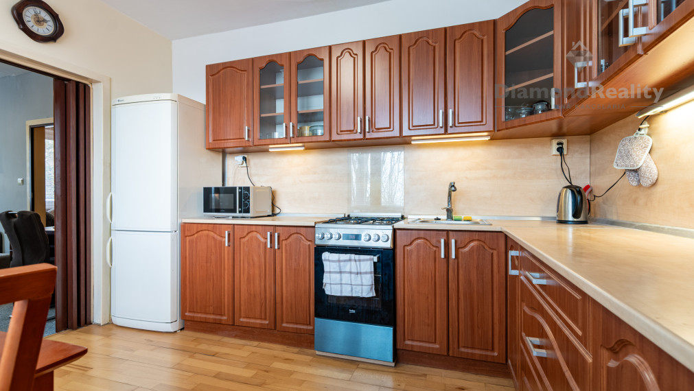 NA PREDAJ 2 IZBOVÝ BYT VHODNÝ NA INVESTÍCIU | 57m2 + LOGGIA | OVRUČSKÁ ULICA