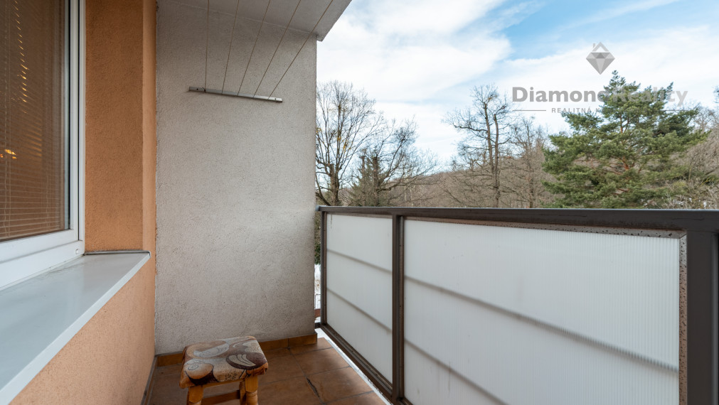 NA PREDAJ 2 IZBOVÝ BYT VHODNÝ NA INVESTÍCIU | 57m2 + LOGGIA | OVRUČSKÁ ULICA