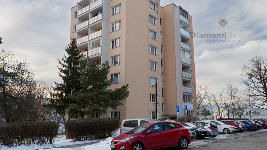 NA PREDAJ 2 IZBOVÝ BYT VHODNÝ NA INVESTÍCIU | 57m2 + LOGGIA | OVRUČSKÁ ULICA