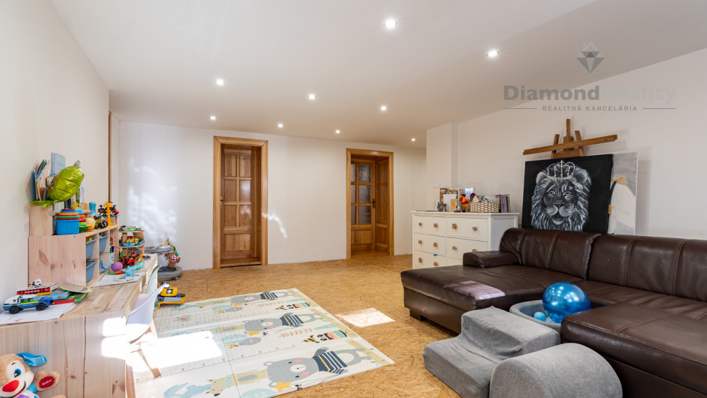 NA PREDAJ DVOJPODLAŽNÝ RODINNÝ DOM LEN 15 KM OD KOŠÍC | POZEMOK 1 501 m2 | NIŽNÁ MYŠĽA