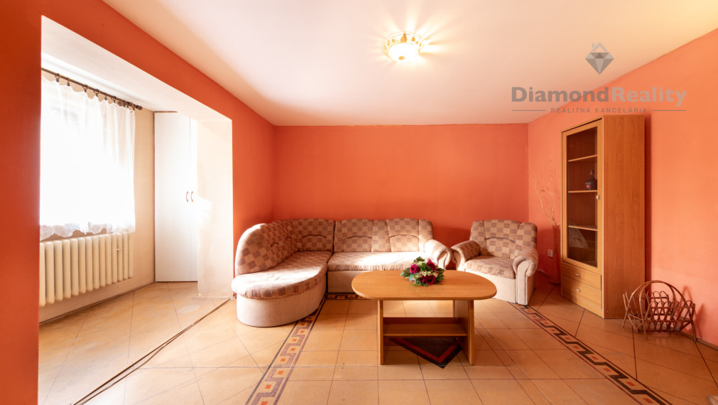 Bývajte a podnikajte v malebnej obci v centre obce Výčapy-Opatovce