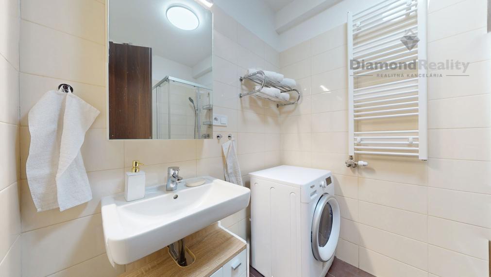 NA PRENÁJOM GARSÓNKA V EXKLUZÍVNEJ LOKALITE - KOŠICE STARÉ MESTO S PARKOVACÍM MIESTOM | Strojárenská ulica Košice