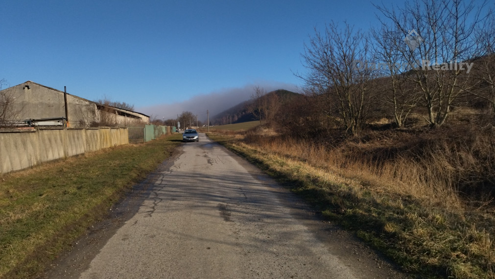 Na predaj rovinatý pozemok 40 árov, pri Trnave, Buková.