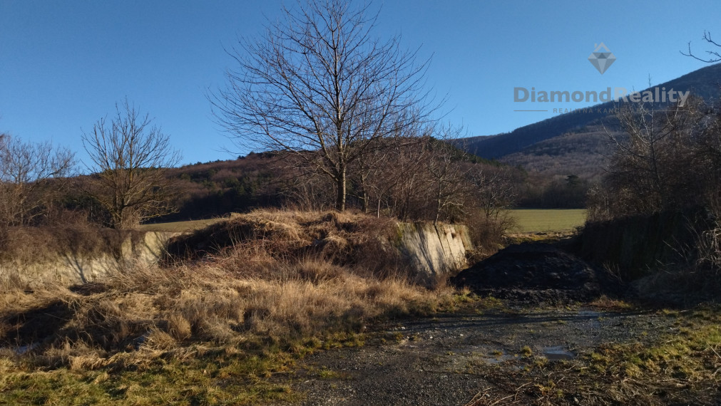 Na predaj rovinatý pozemok 40 árov, pri Trnave, Buková.