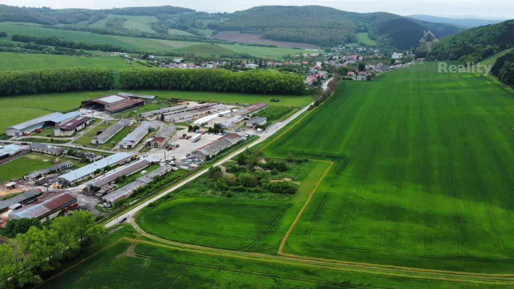 Na predaj rovinatý pozemok 40 árov, pri Trnave, Buková.
