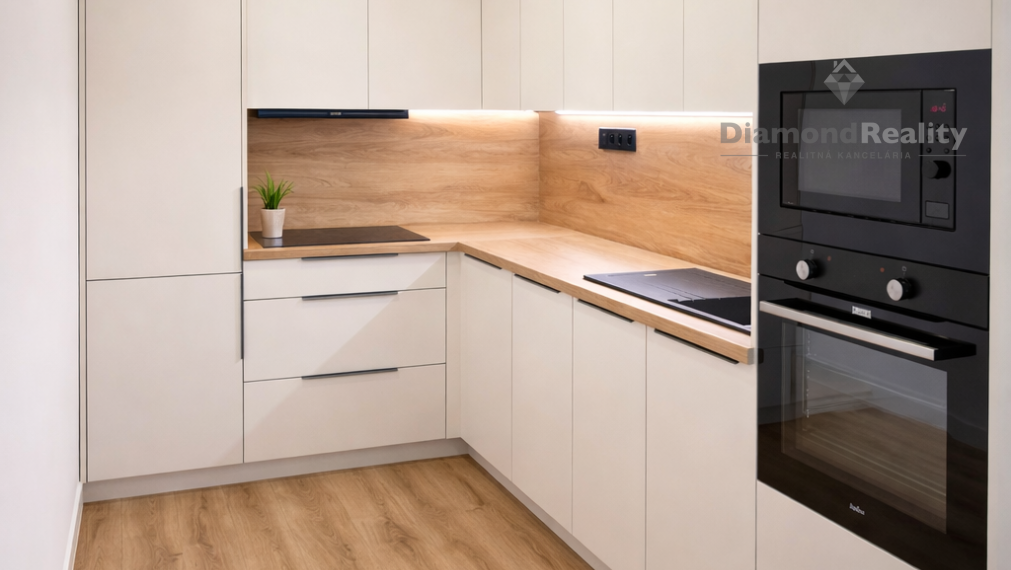 NA PREDAJ MENŠÍ 2 IZBOVÝ BYT PO KOMPLETNEJ REKONŠTRUKCII NA ULICI NÁMESTIE KOZMONAUTOV, (NAD JAZEROM)