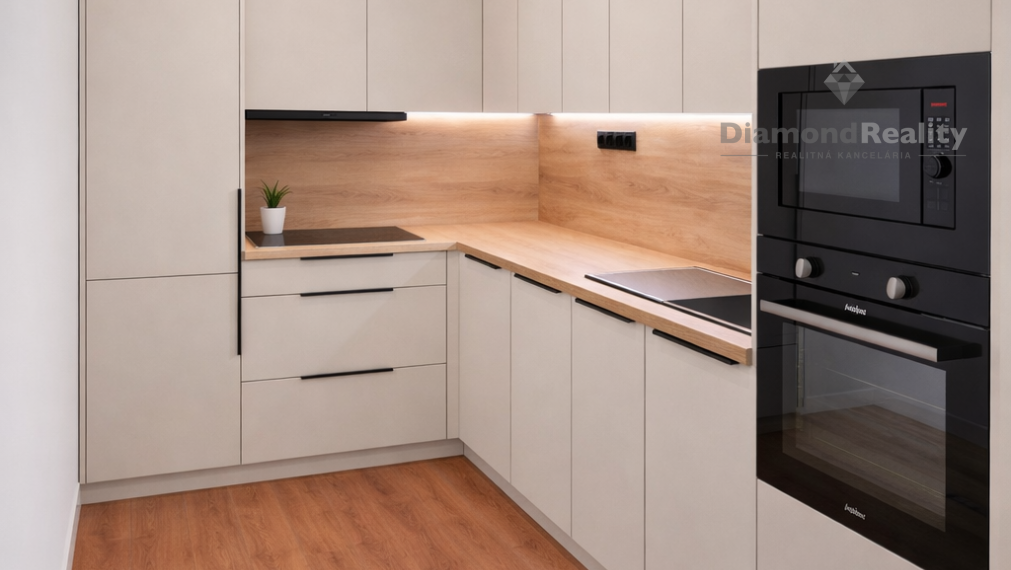 NA PREDAJ MENŠÍ 2 IZBOVÝ BYT PO KOMPLETNEJ REKONŠTRUKCII NA ULICI NÁMESTIE KOZMONAUTOV, (NAD JAZEROM)