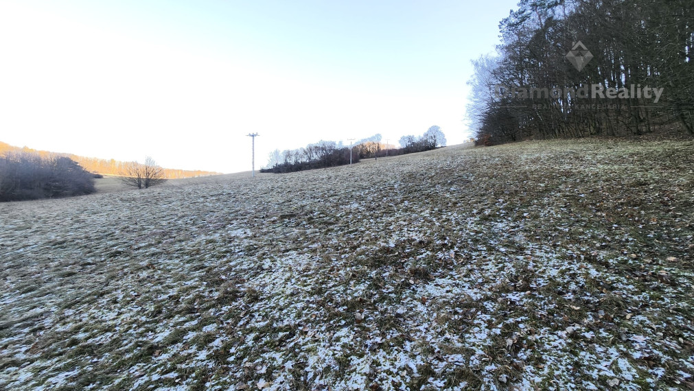 Veľkorysý rekreačný pozemok pod Obišovským hradom