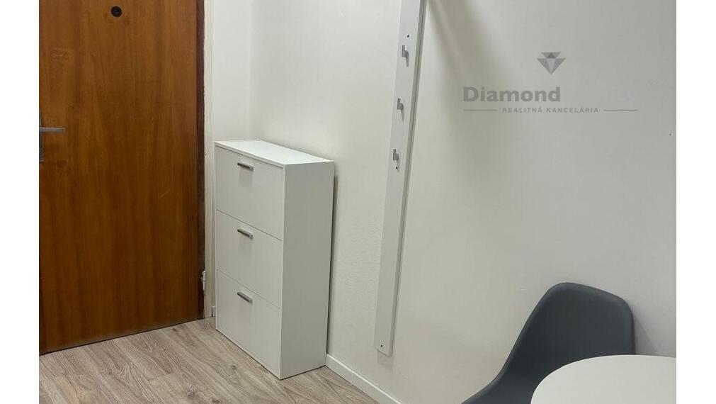 Na prenájom 1 izbový byt s balkónom, ul. Štefánikova, Senica