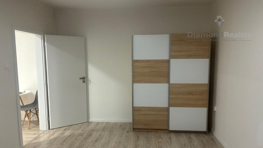 Na prenájom 1 izbový byt s balkónom, ul. Štefánikova, Senica