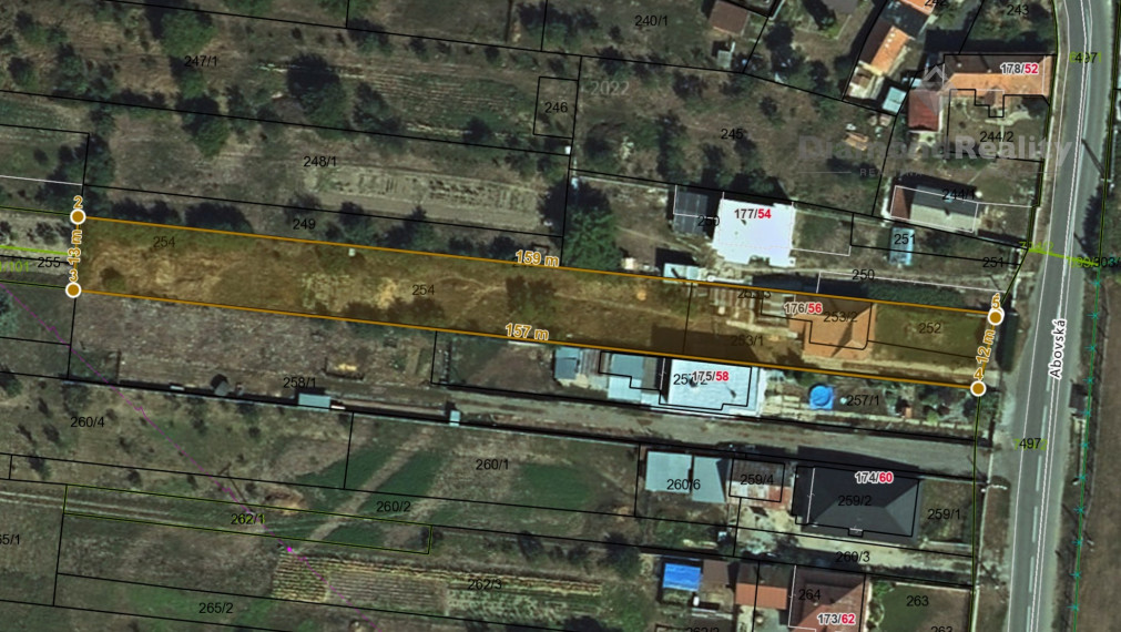 NA PREDAJ VEĽKÝ POZEMOK S RODINNÝM DOMOM | 2129 m² | ŽDAŇA