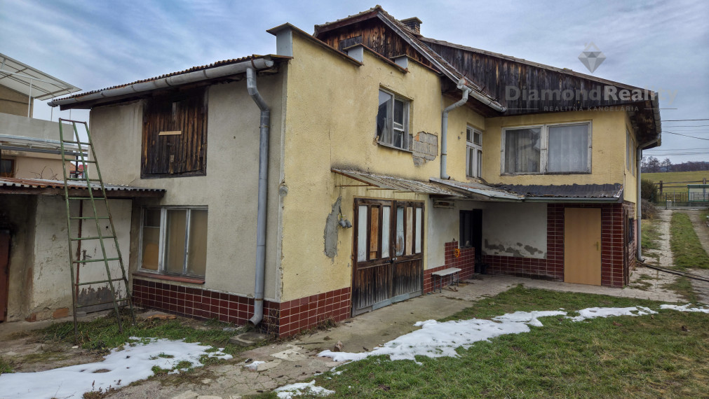 NA PREDAJ VEĽKÝ POZEMOK S RODINNÝM DOMOM | 2129 m² | ŽDAŇA
