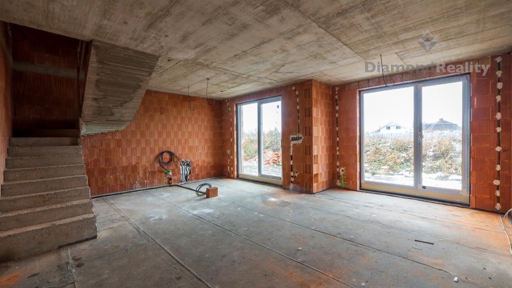 NA PREDAJ NOVÝ REZIDENČNÝ PROJEKT 7 RODINNÝCH DOMOV | OBEC VALALIKY