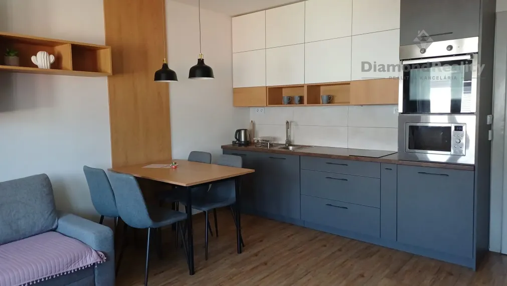 Na prenájom 2 izbový byt zrekonštruovaný, Športová, Trnava