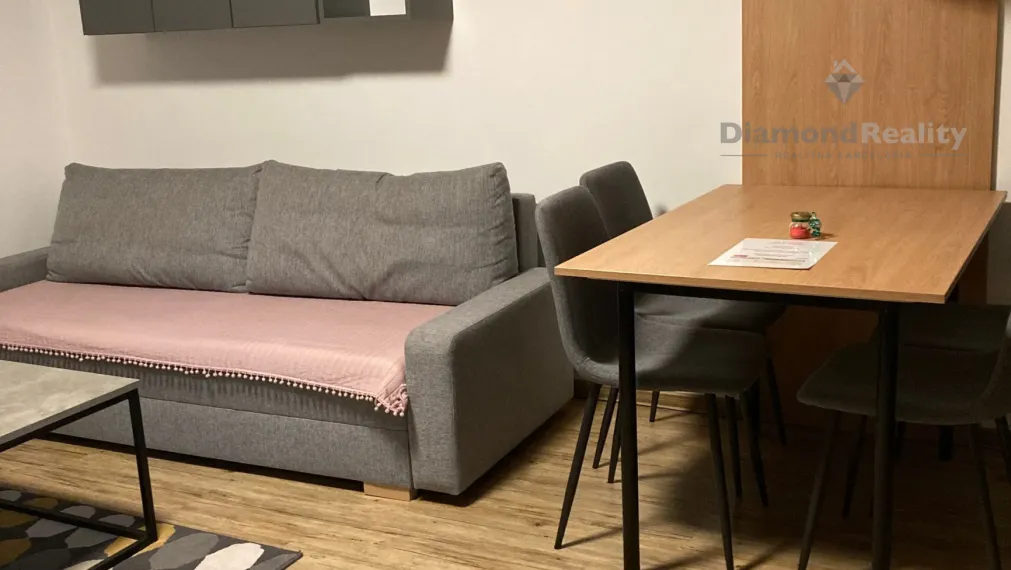 Na prenájom 2 izbový byt zrekonštruovaný, Športová, Trnava