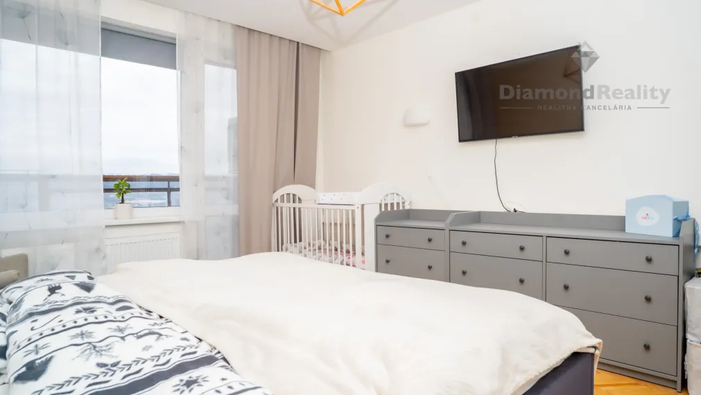 NA PREDAJ KRÁSNY ZREKONŠTRUOVANÝ 3 IZBOVÝ BYT V STAROM MESTE