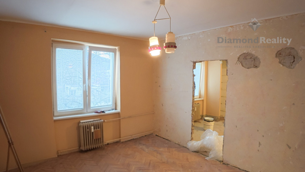 ZNÍŽENÁ CENA NA PREDAJ 2 IZBOVÝ BYT | 53 m² + BALKÓN | RV