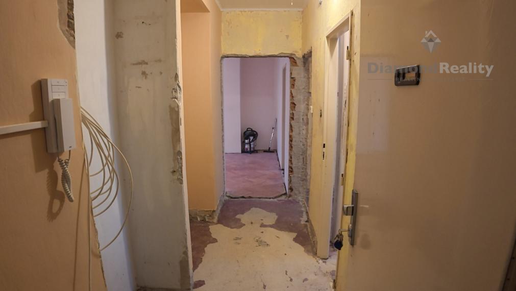 ZNÍŽENÁ CENA NA PREDAJ 2 IZBOVÝ BYT | 53 m² + BALKÓN | RV