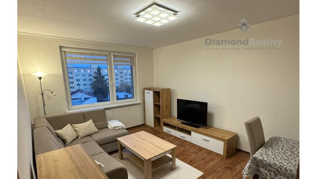 Na prenájom prerobený 2 izbový byt balkón Bratislavská Piešťany.