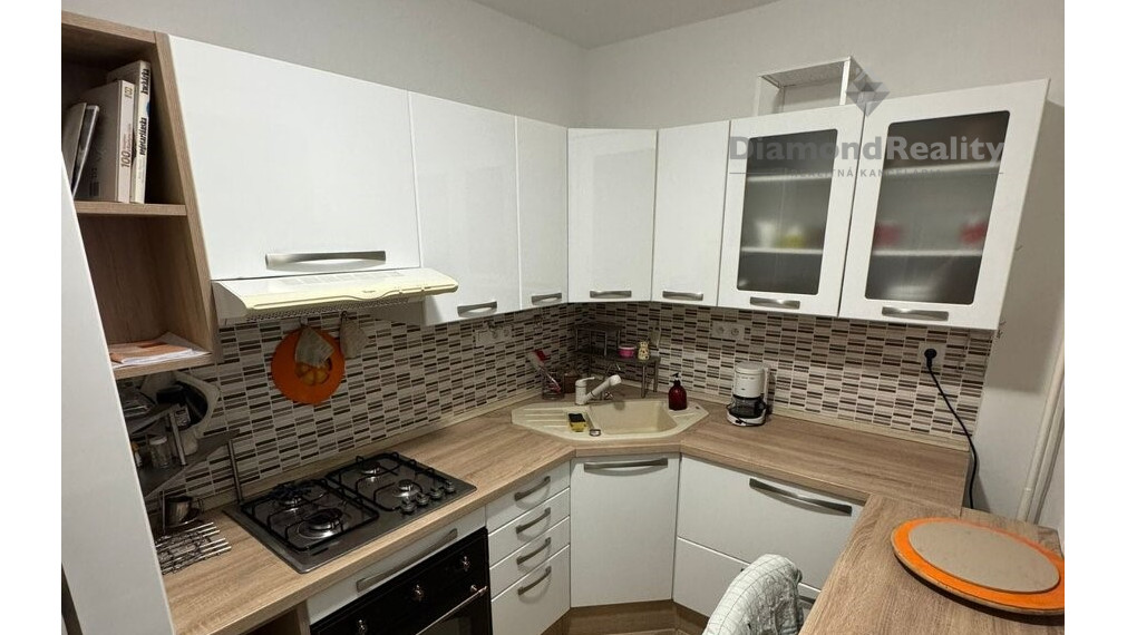 Na prenájom prerobený 2 izbový byt balkón Bratislavská Piešťany.