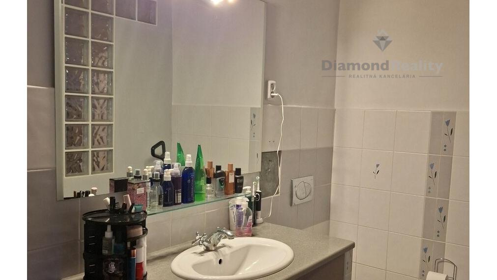 Na prenájom zariadený 2 izbový byt balkón Winterova Piešťany