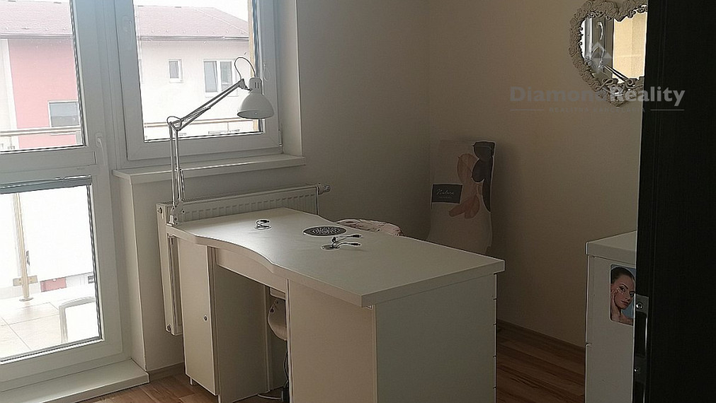 Na prenájom zariadený 4 izbový byt, 2 balkóny Muškát Pezinok.