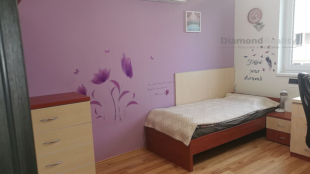 Na prenájom zariadený 4 izbový byt, 2 balkóny Muškát Pezinok.