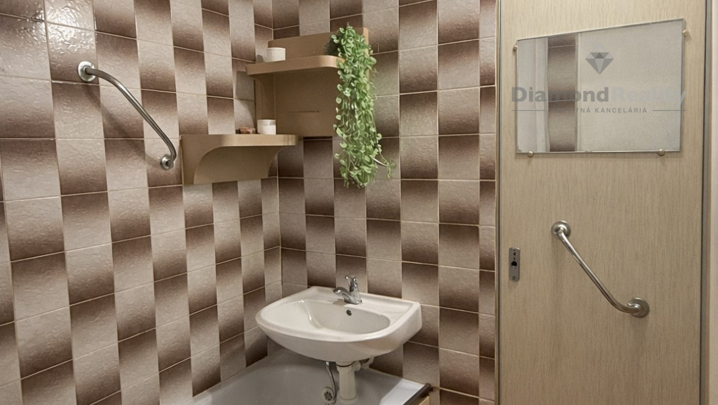 3-izbový byt pražského typu s lodžiou | Čingovská ulica – Nad Jazerom, Košice