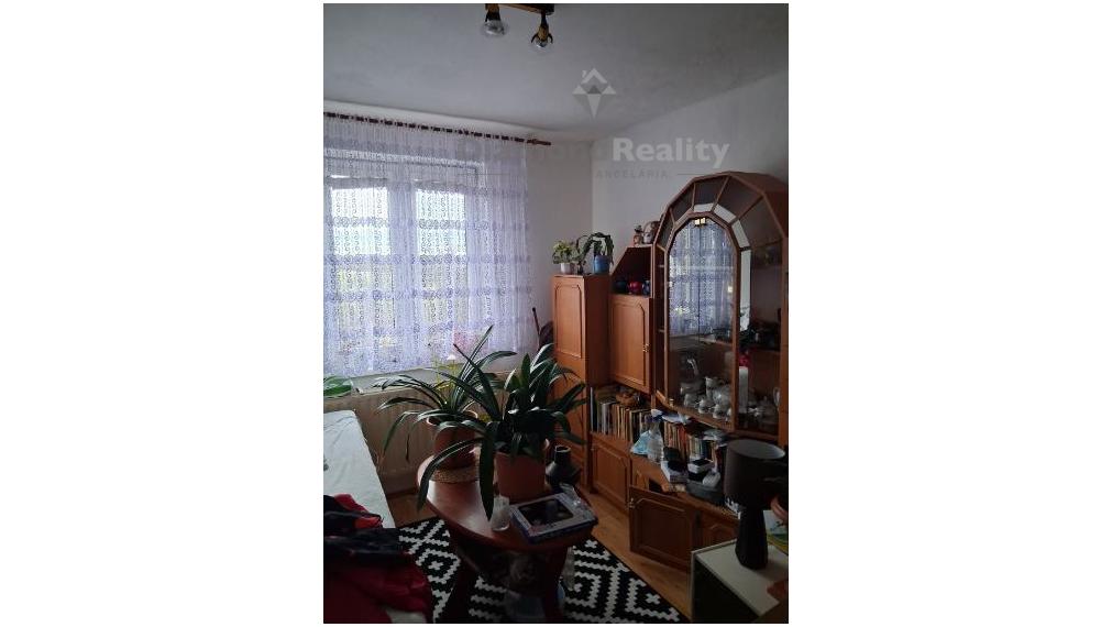 Na prenájom 3 izbový zariadený byt balkón, Lieskové, Cerová