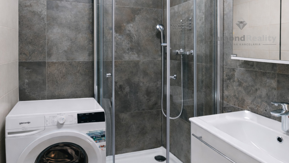 NA PREDAJ 2 IZBOVÝ BYT NA ULICI POPRADSKÁ ULICA, KOŠICE - ZÁPAD