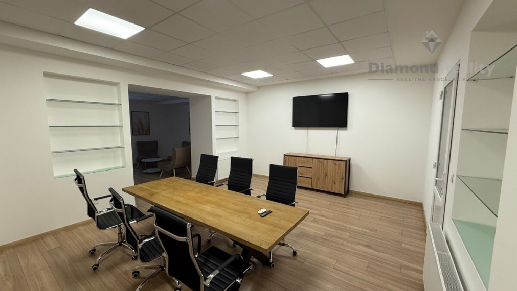 Na prenájom sklad s kanceláriou na Jesennej ul. v Prešove