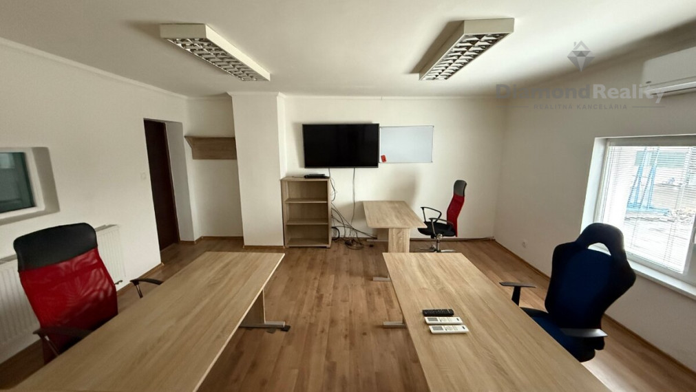 Na prenájom sklad s kanceláriou na Jesennej ul. v Prešove