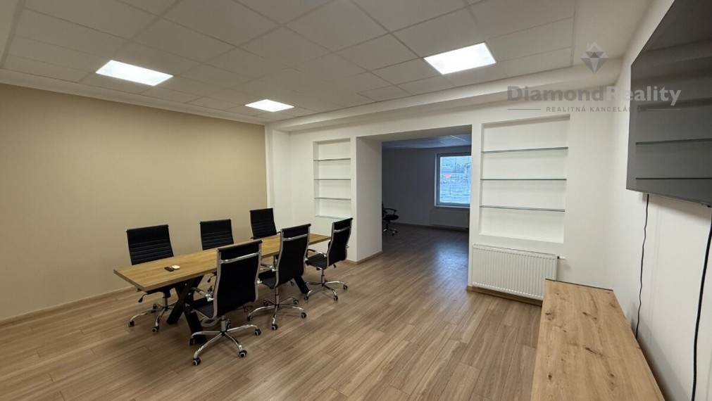 Na prenájom sklad s kanceláriou na Jesennej ul. v Prešove