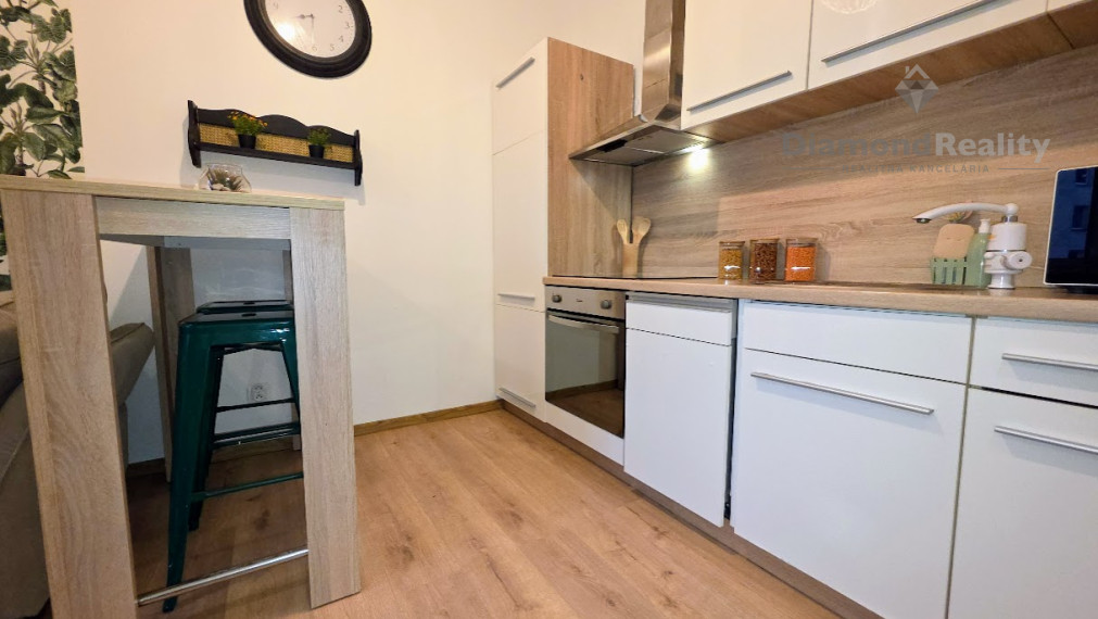 Ponúka na predaj 2 izbový byt Košice-Staré Mesto, Škultétyho ul.