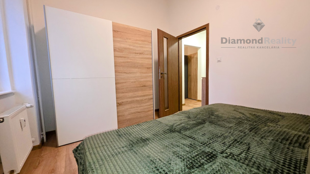 Ponúka na predaj 2 izbový byt Košice-Staré Mesto, Škultétyho ul.