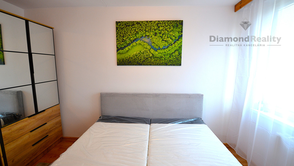 TOP Na prenájom zrekonštruovaný 3-izbový byt Ždiarska ulica Nad jazerom, Košice