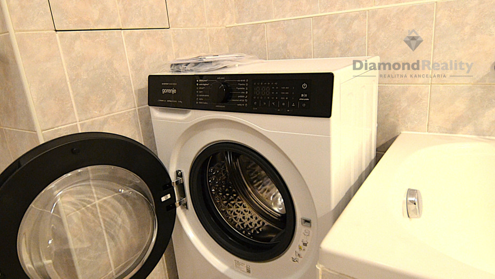 TOP Na prenájom zrekonštruovaný 3-izbový byt Ždiarska ulica Nad jazerom, Košice