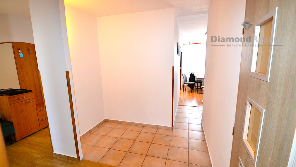 TOP Na prenájom zrekonštruovaný 3-izbový byt Ždiarska ulica Nad jazerom, Košice