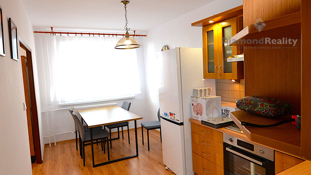 TOP Na prenájom zrekonštruovaný 3-izbový byt Ždiarska ulica Nad jazerom, Košice