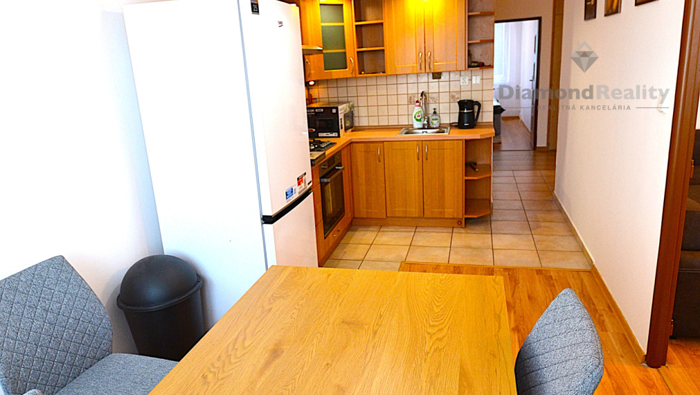 TOP Na prenájom zrekonštruovaný 3-izbový byt Ždiarska ulica Nad jazerom, Košice