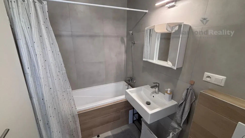 Na prenájom zariadený 1 izbový byt novostavba Mikovíniho Trnava