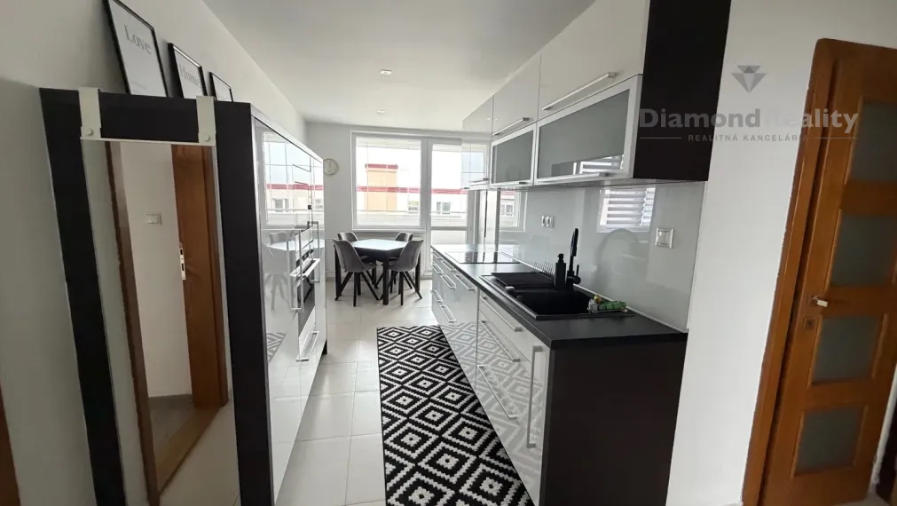 Na prenájom zariadený 3 izbový byt, balkón, Mudrocha, Senica.