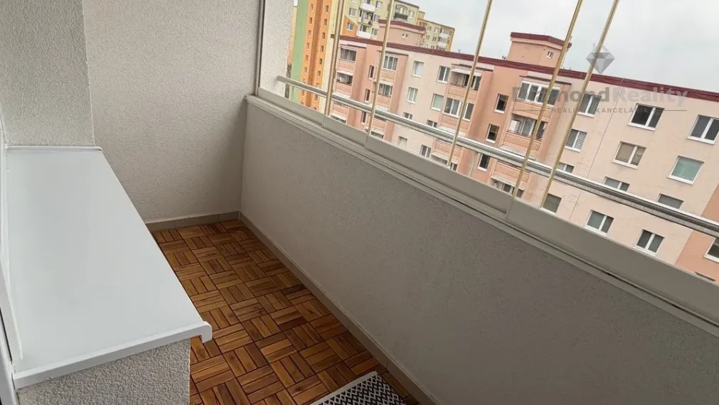 Na prenájom zariadený 3 izbový byt, balkón, Mudrocha, Senica.