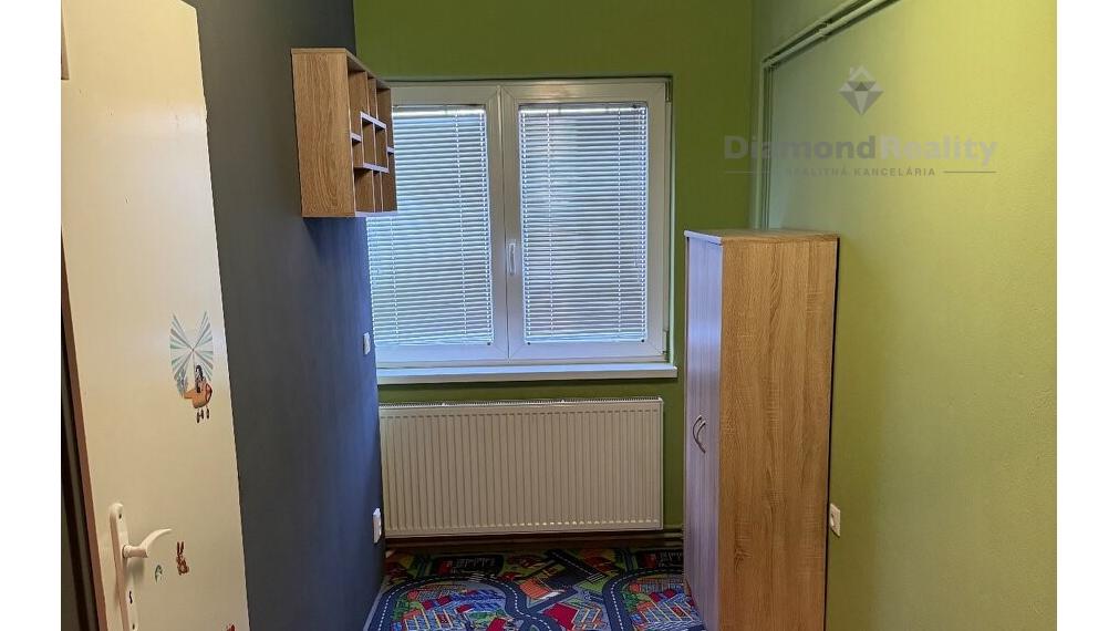 Na prenájom veľký 3 izbový byt, Horné Orešany, Majdánske