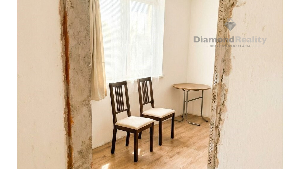 Na predaj starší rodinný dom s veľkou záhradou obec Siladice.