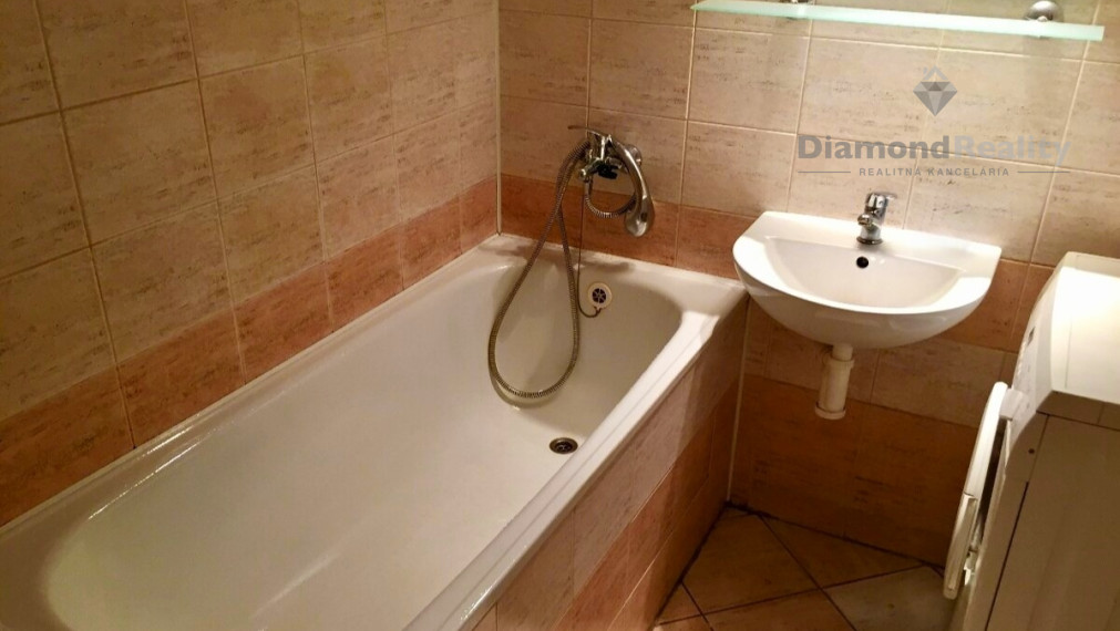 Na predaj 2 izbový byt, Rožňavská ulica, Košice  – Západ