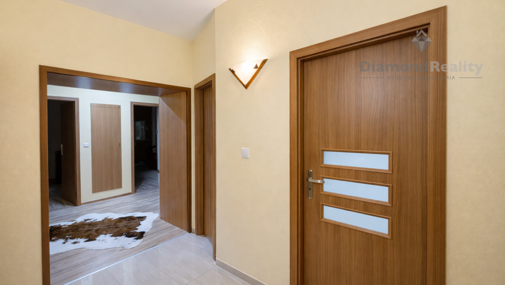 3 izbový byt po rekonštrukcii, Prešov – Šváby, Lomnická ulica, 76 m²